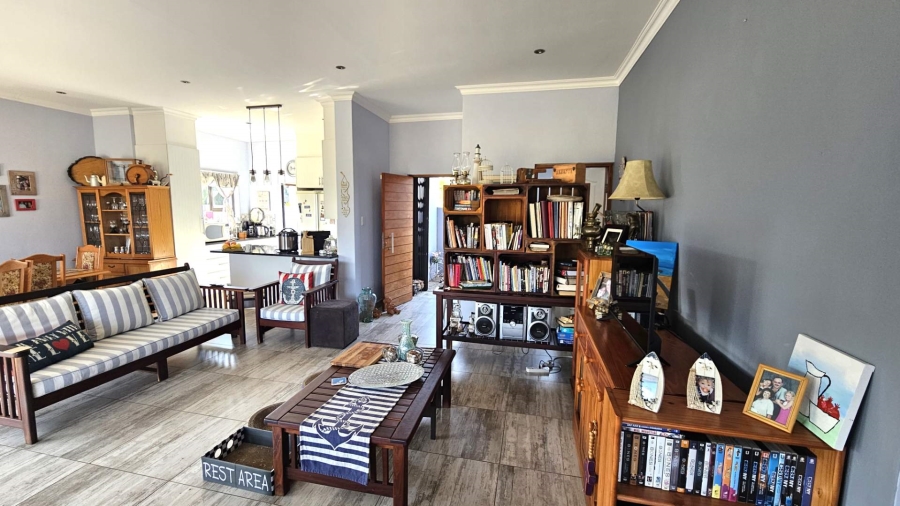 3 Bedroom Property for Sale in Gateway Manor North West